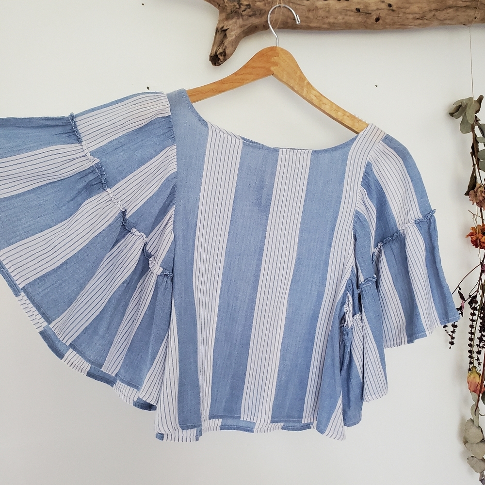 American Eagle crop top